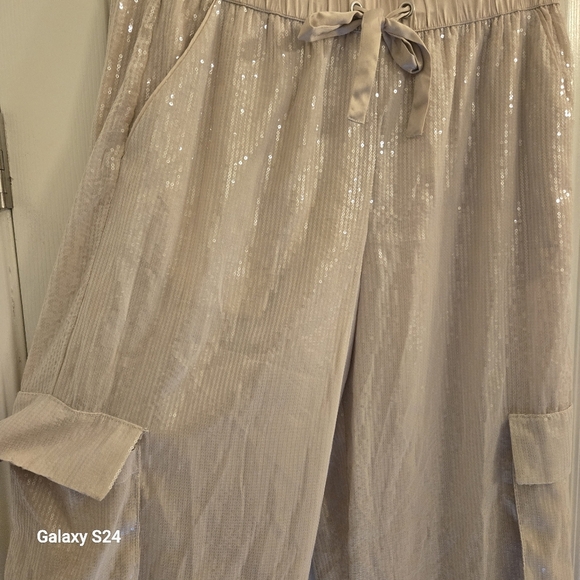 Sanctuary Cream Wide Leg Sequence Cargo Pants Size: XL - Picture 6 of 9